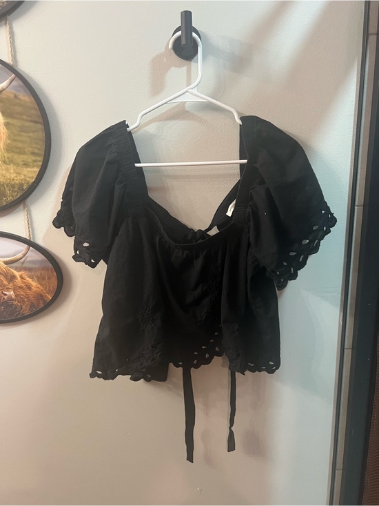 American Eagle Outfitters Tops - American Eagle Outfitters Black Eyelet Crop Top